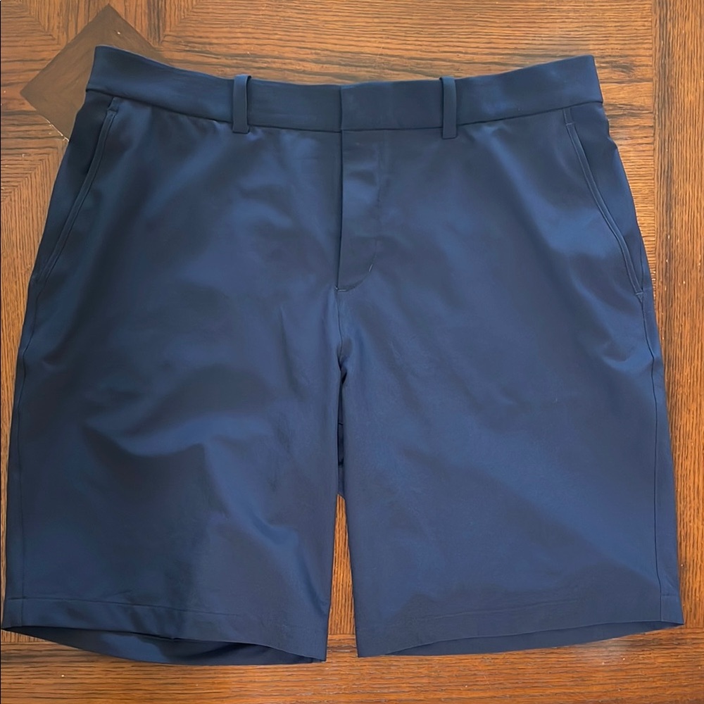 Nike Dri- Fit Golf Blue Flat Front Shorts Size 38